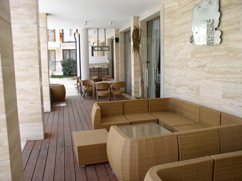 Lvv Palace Apartment Słoneczny Brzeg Zewnętrze zdjęcie